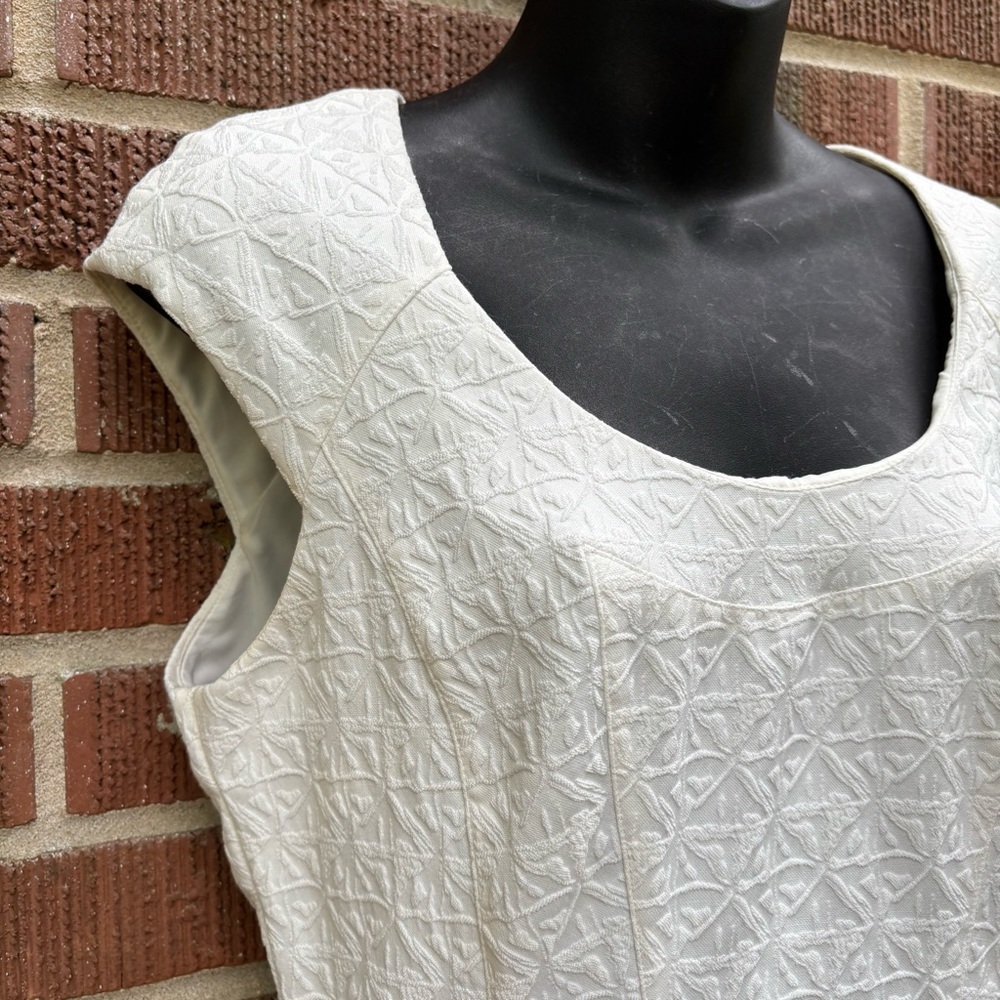 Vince Camuto Women’s Sz 8 Fit and Flare Cap Sleeve White Textured Dress - Picture 2 of 9